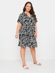 Yours Curve Black Abstract Print Tunic Dress - Image 2 of 5