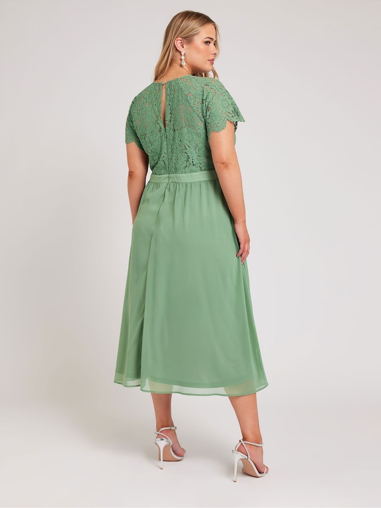 Yours Curve Green Lace Sweetheart Midi Dress - Image 2 of 5 Yours Curve Green Lace Sweetheart Midi Dress - Image 2 of 5