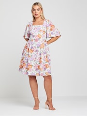 Minivestido con mangas de ángel y estampado floral LIMITED COLLECTION de Yours Curve - Imagen 1 de 6