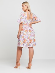 Minivestido con mangas de ángel y estampado floral LIMITED COLLECTION de Yours Curve - Imagen 3 de 6