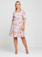 Minivestido con mangas de ángel y estampado floral LIMITED COLLECTION de Yours Curve - Imagen 5 de 6