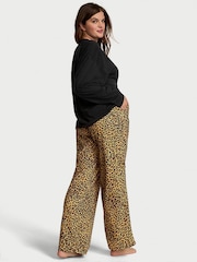 Victoria's Secret New Glam Leo Leopard Long Sleeve T-Shirt Flannel Pyjama Set - Image 2 of 4