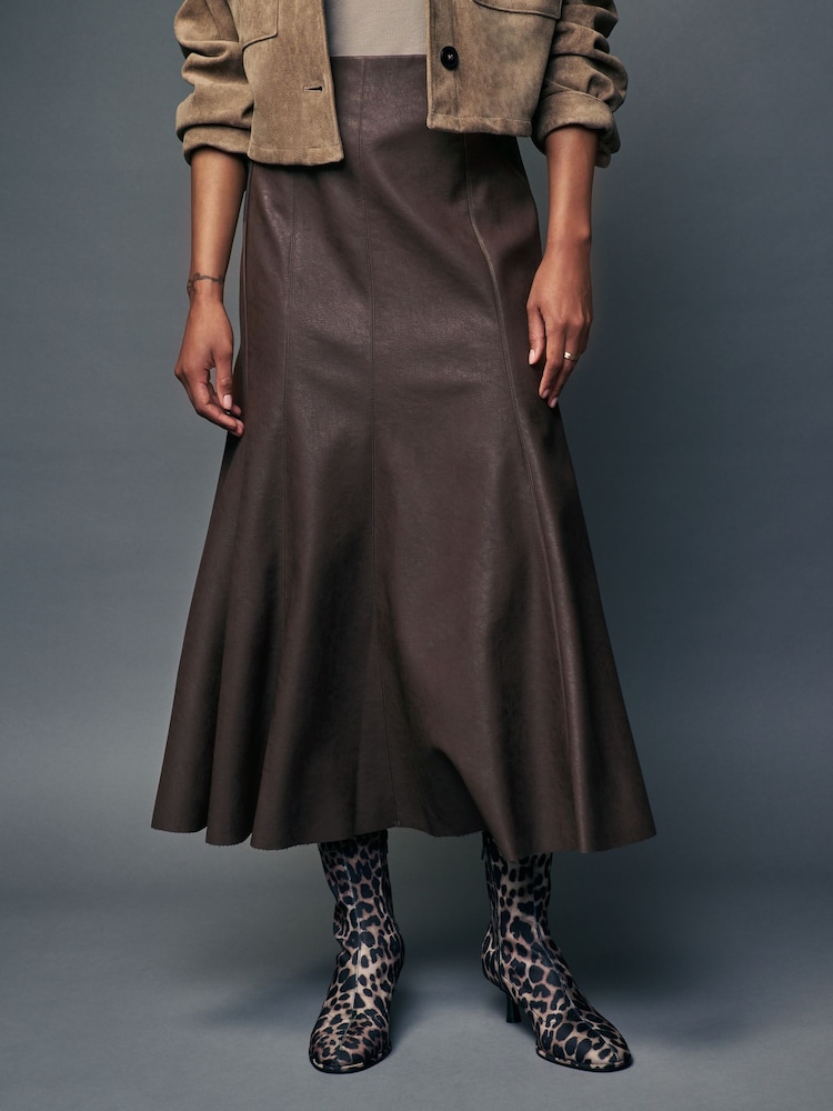 Maro - Midi Fuste canelat din imitație de piele - Imaginea 2 din 7 Maro - Midi Fuste canelat din imitație de piele - Imaginea 2 din 7