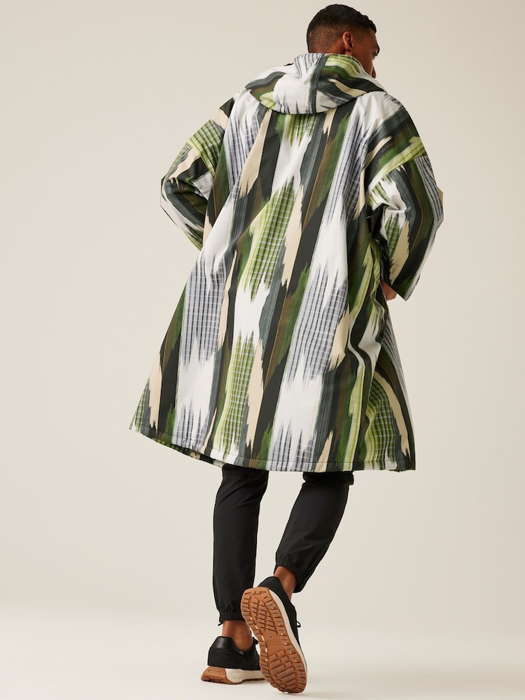 Regatta White Adult Waterproof Changing Robe - Image 3 of 8