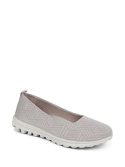Pavers Memory Foam Pumps - Image 3 of 5