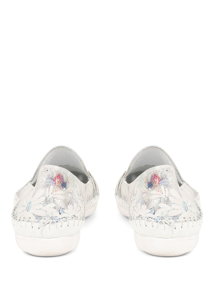 Pavers Casual Leather White Moccasins - Image 3 of 5