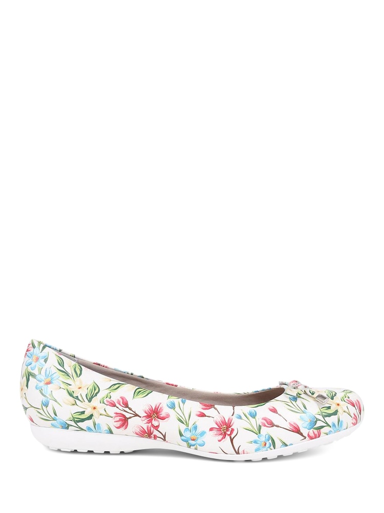 Pavers Leather Ballet White Pumps - Image 2 of 5