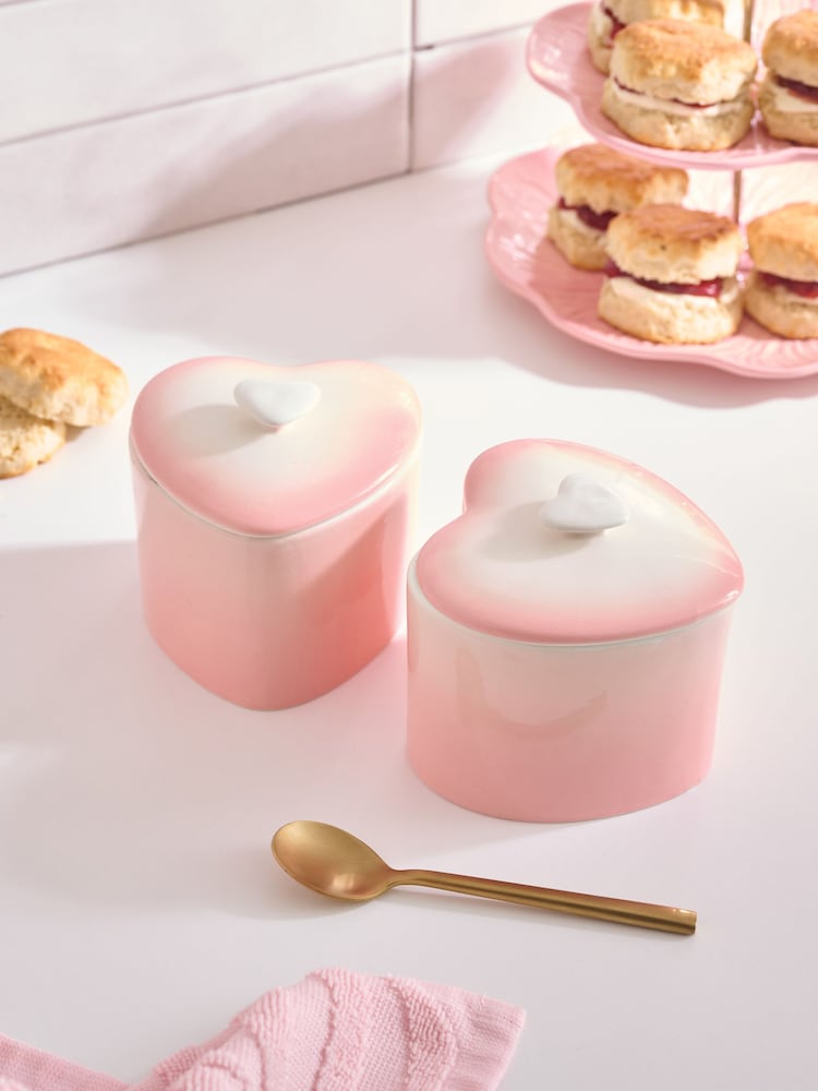 Set of 2 Pink Heart Shaped Ramekins - Image 2 of 5 Set of 2 Pink Heart Shaped Ramekins - Image 2 of 5
