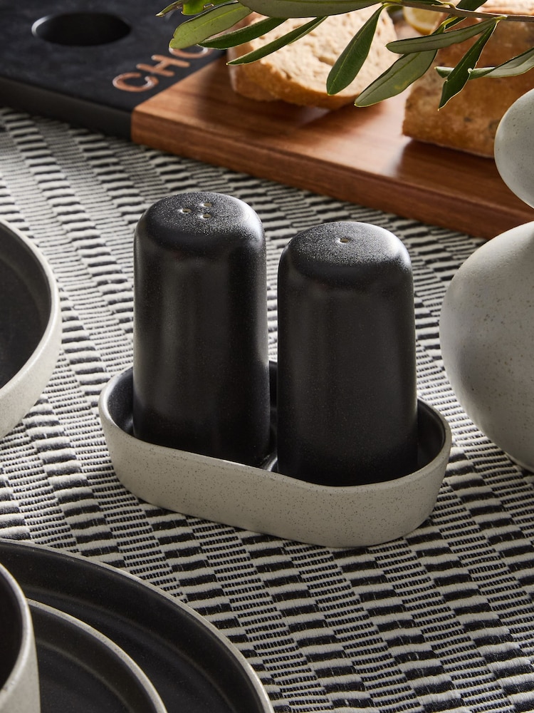 Otis Salt and Pepper Shakers with Tray - Изображение 2 из 5