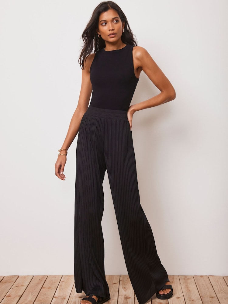 Mint Velvet Black Pleated Wide Trousers - Image 2 of 4 Mint Velvet Black Pleated Wide Trousers - Image 2 of 4