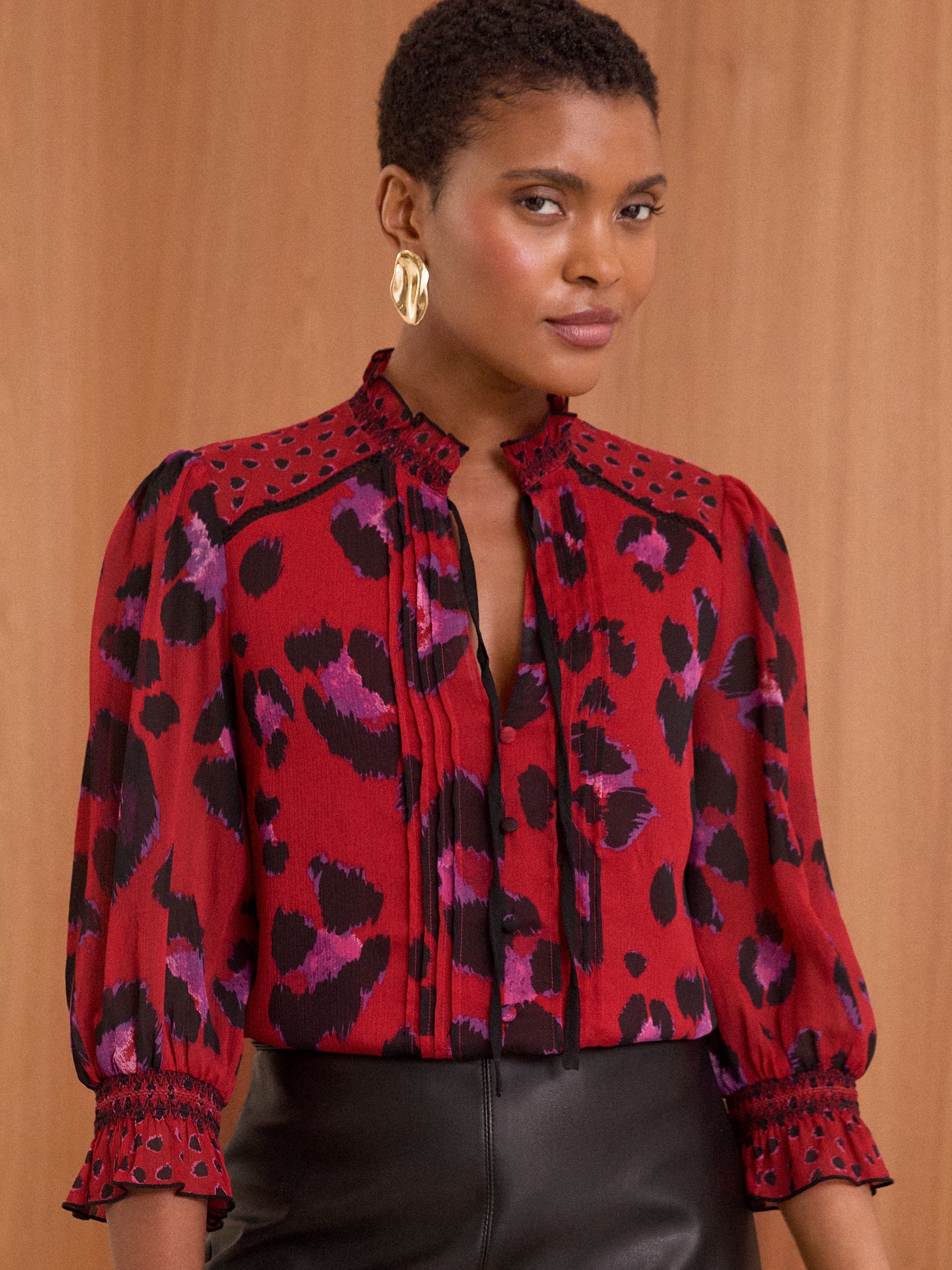 【​限​定​販​売​】 Red Roses & Love Buy Animal Luxembourg  Next from Blouse Cuff Shirred Neck V Printed トップス