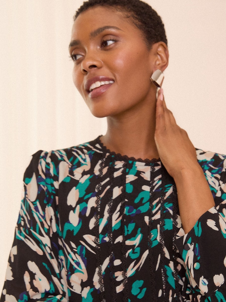 Love & Roses Black Animal Printed Crew Neck Blouse - Image 2 of 4