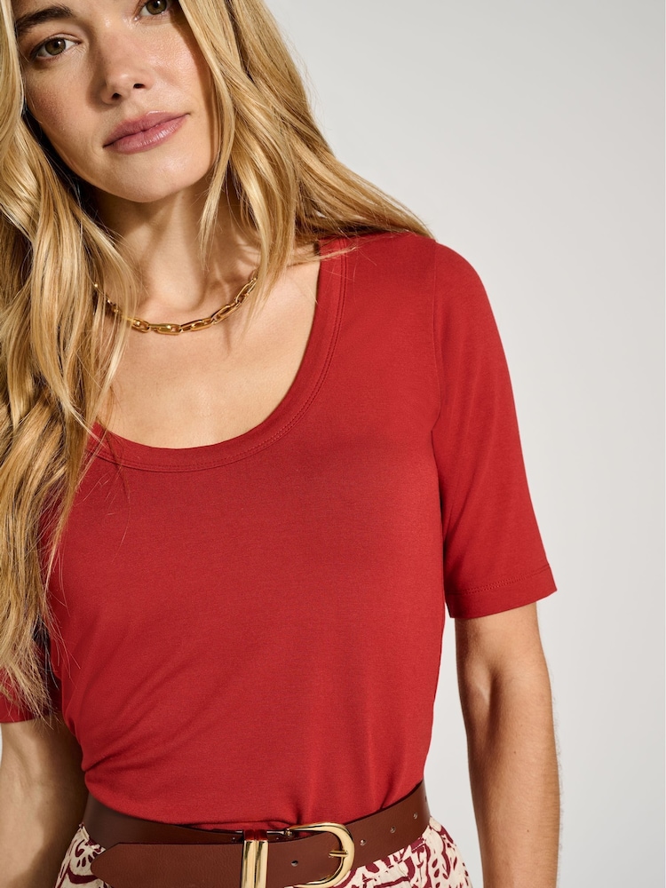 Baukjen Essentials Scoop Red T-Shirt with Lenzing™ Ecovero™ - Image 3 of 3