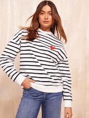 Elfenbein gestreift - Friends Like These Langärmeliger Pullover mit Rundhalsausschnitt und Schriftzug - Bild 1 von 4