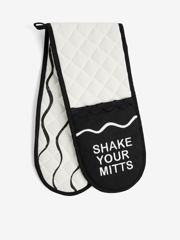Black Slogan Oven Gloves - Image 4 of 4