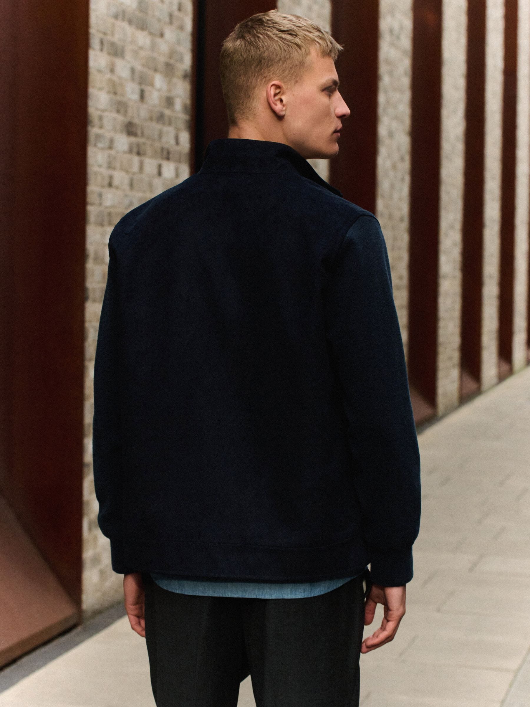 Next：日本 ネイビー ブルー - フェイクスエード ジャケット ニット袖