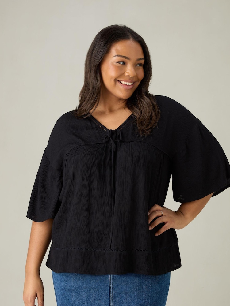 Live Unlimited Black Curve Crinkle Tie Front Top - Image 2 of 4
