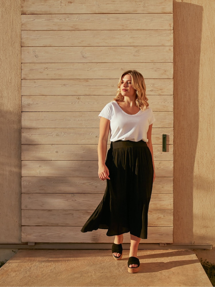 Live Unlimited Black Curve Crinkle Tiered Skirt - Image 2 of 6