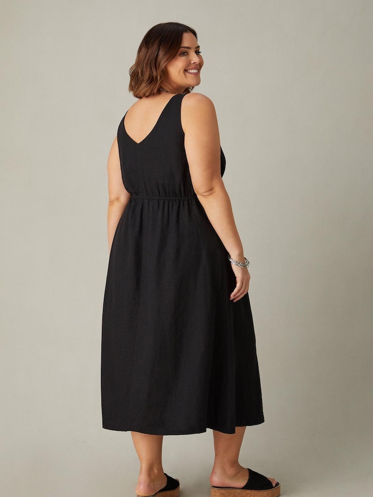 Live Unlimited Black Curve Linen Mix V-Neck Midi Dress - Image 2 of 4 Live Unlimited Black Curve Linen Mix V-Neck Midi Dress - Image 2 of 4
