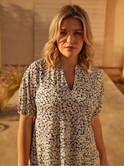 Live Unlimited Black Curve Floral Jersey Blouse - Image 4 of 7