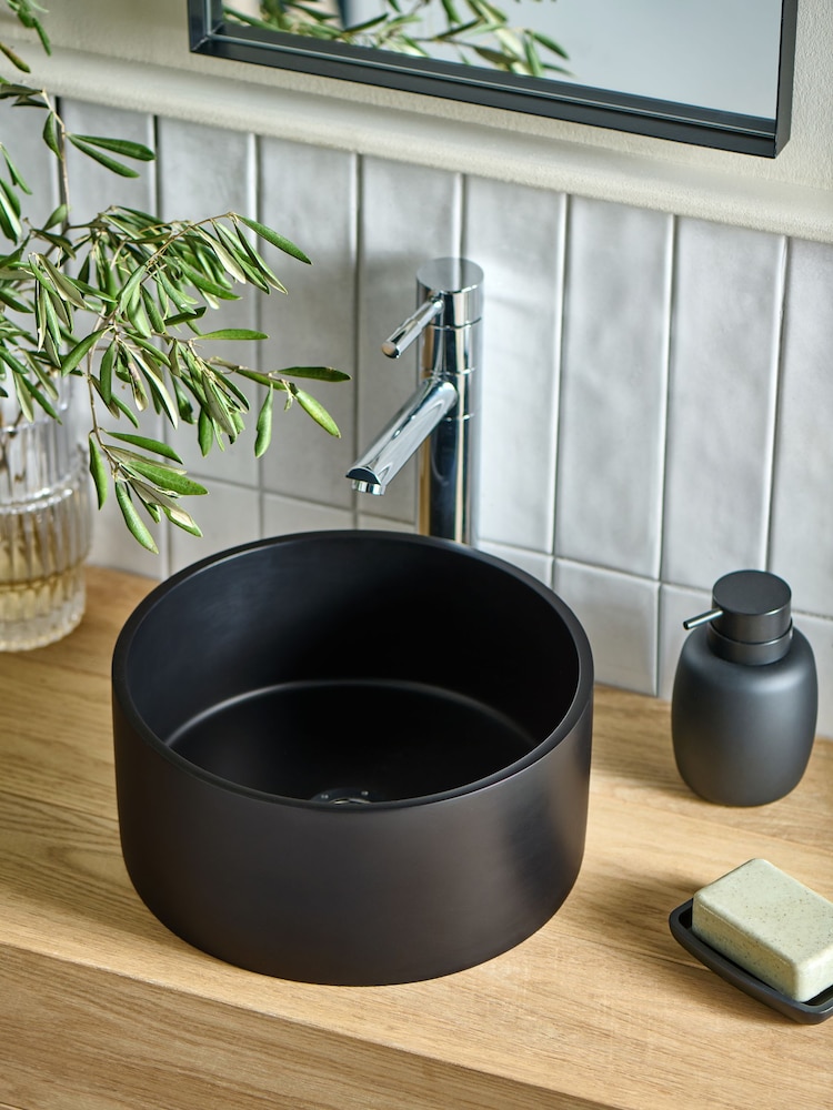 Round Resin Bathroom Basin - Image 1 of 1