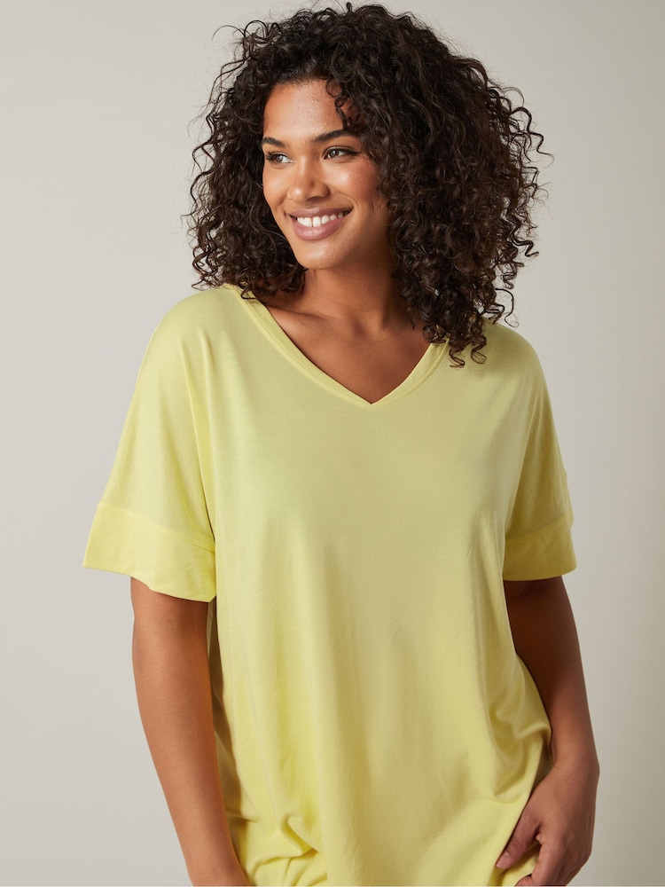Gelb - Evans Green V-Neck Modal T-Shirt - Bild 2 von 5