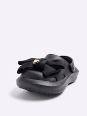 River Island Black Girls Moulded Bow Clogs - Image 3 of 5