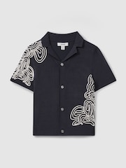 Reiss Navy/Off White Romance 9-13 yrs Jersey Embroidered Cuban Collar Shirt - Image 2 of 4