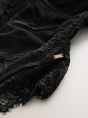 Lipsy Lace Low Plunge Thong Bodysuit - صورة 6 من 8