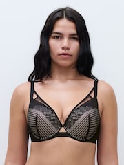 Chantelle Black Play Plunge Underwired T-Shirt Bra - Image 1 of 4