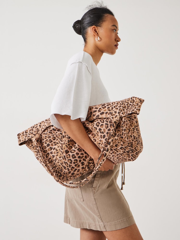 Hush Animal Printed Britney Canvas 100% Cotton Tote Bag - Image 2 of 4