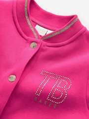 وردي ـ سترة بومبر مُزيَّنة بشعار لامع للعلامة التجارية من Baker By Ted Baker - صورة 13 من 15