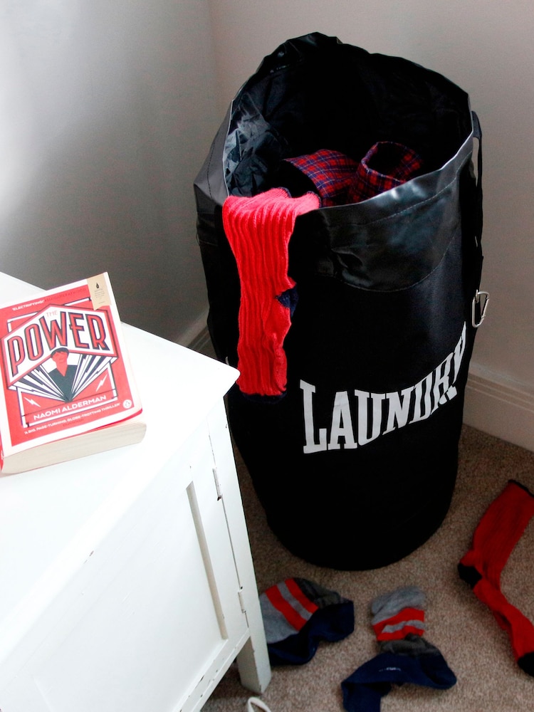 Suck UK Black Punch Bag Laundry Bag - Image 2 of 4