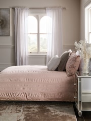 Pink 100% Cotton Seersucker 200 Thread Count Duvet Cover and Pillowcase Set - Image 2 of 6