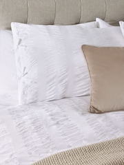 White 100% Cotton Seersucker 200 Thread Count Duvet Cover and Pillowcase Set - Image 3 of 5