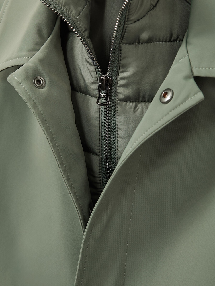 Reiss Logan Gabardine Coat with Removable Gilet - Imagen 5 de 5 Reiss Logan Gabardine Coat with Removable Gilet - Imagen 5 de 5