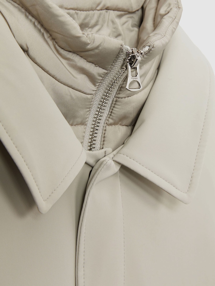 Piedra - Reiss Logan Gabardine Coat with Removable Gilet - Imagen 4 de 4 Piedra - Reiss Logan Gabardine Coat with Removable Gilet - Imagen 4 de 4