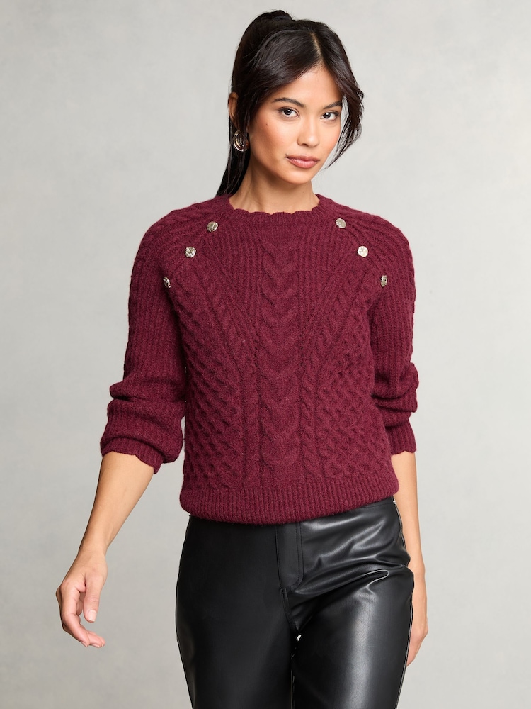 Rot - Lipsy Strickpullover mit Zopfmuster und Knopfdetail - Bild 2 von 4 Rot - Lipsy Strickpullover mit Zopfmuster und Knopfdetail - Bild 2 von 4