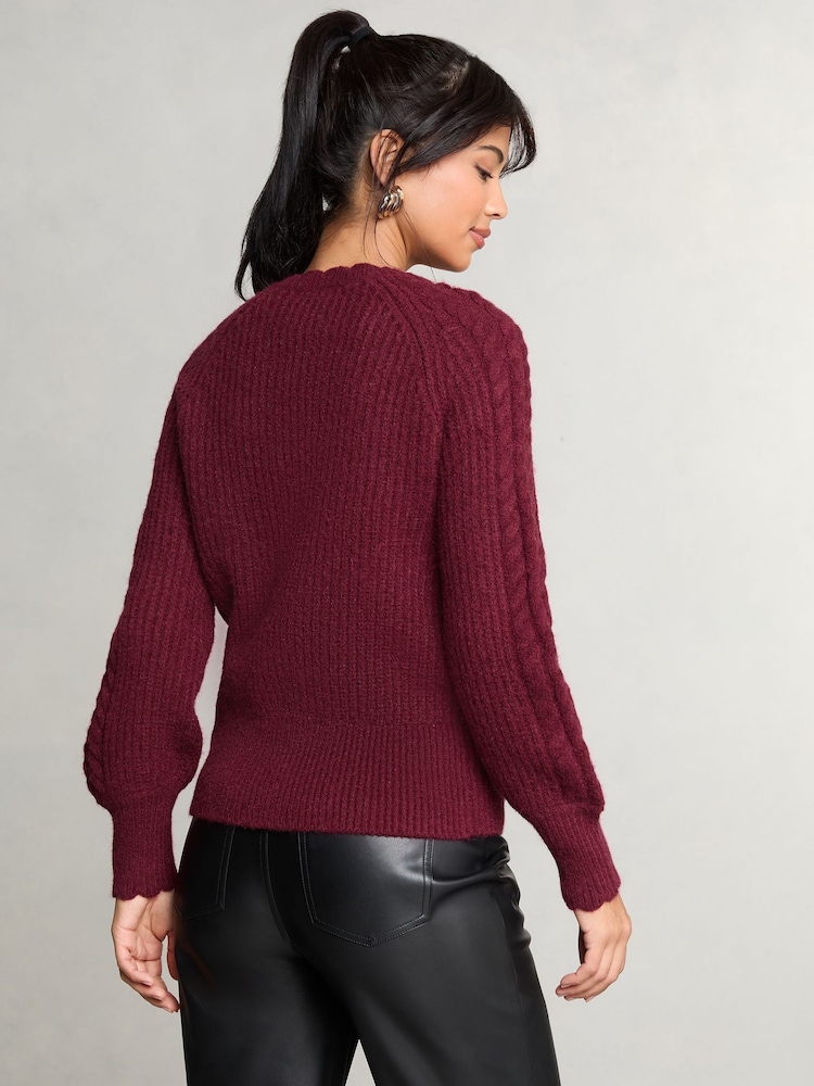 Rot - Lipsy Strickpullover mit Zopfmuster und Knopfdetail - Bild 4 von 4 Rot - Lipsy Strickpullover mit Zopfmuster und Knopfdetail - Bild 4 von 4