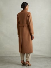 Reiss Toffee Maeve Petite Wool-Blend Double-Breasted Blindseam Coat - Image 5 of 7