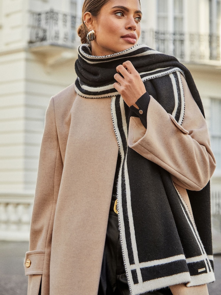 Lipsy Cosy Monochrome Reversible Scarf - Изображение 4 из 4 Lipsy Cosy Monochrome Reversible Scarf - Изображение 4 из 4