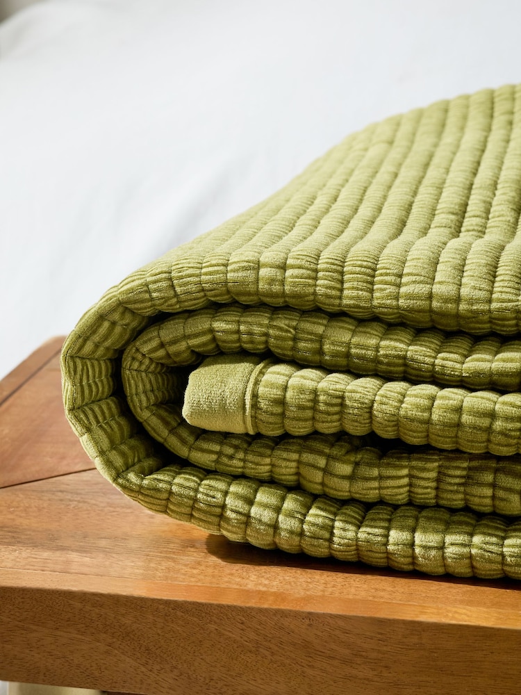 Olive Green Carrie Quilted Velvet Bedspread - Image 3 of 4