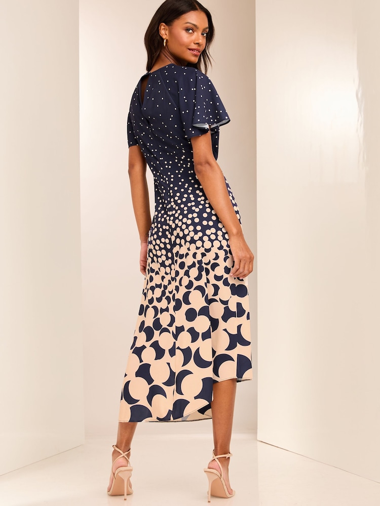 Marineblau - Lipsy Asymmetrisches Midi kleid mit geraffter Vorderseite und Schlüssellochausschnitt - Bild 2 von 4 Marineblau - Lipsy Asymmetrisches Midi kleid mit geraffter Vorderseite und Schlüssellochausschnitt - Bild 2 von 4