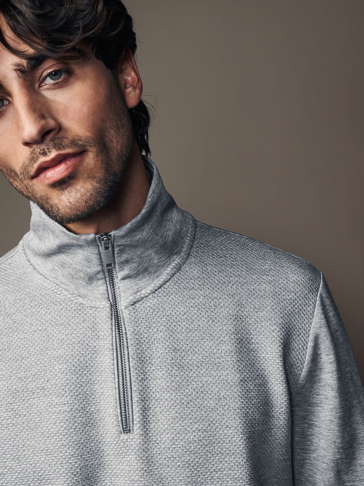 Grau meliert - Texturiertes Sweatshirt mit Stehkragen und Viertelreißverschluss - Bild 1 von 7 Grau meliert - Texturiertes Sweatshirt mit Stehkragen und Viertelreißverschluss - Bild 1 von 7