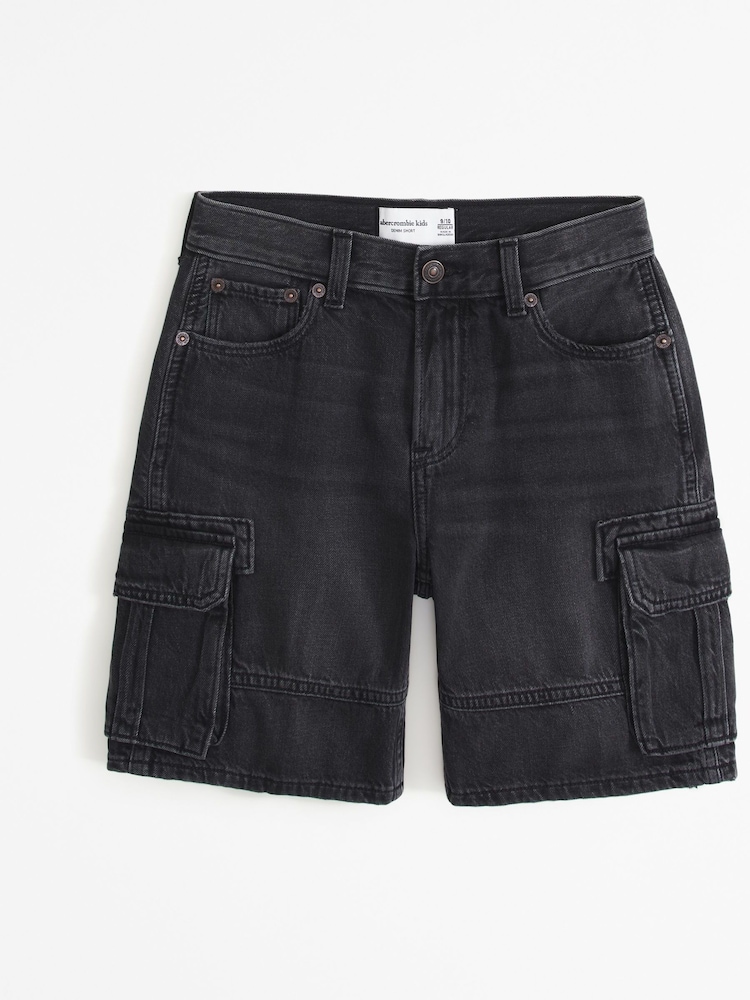 Abercrombie & Fitch Loose Fit Denim Black Cargo Shorts - Image 7 of 7 Abercrombie & Fitch Loose Fit Denim Black Cargo Shorts - Image 7 of 7