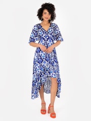 Lovedrobe – Midaxi-Kleid mit Cape-Ärmeln, Rüschen und Wickelsaum - Bild 1 von 5