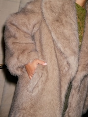 Natural Long Faux Fur Coat - Image 4 of 8