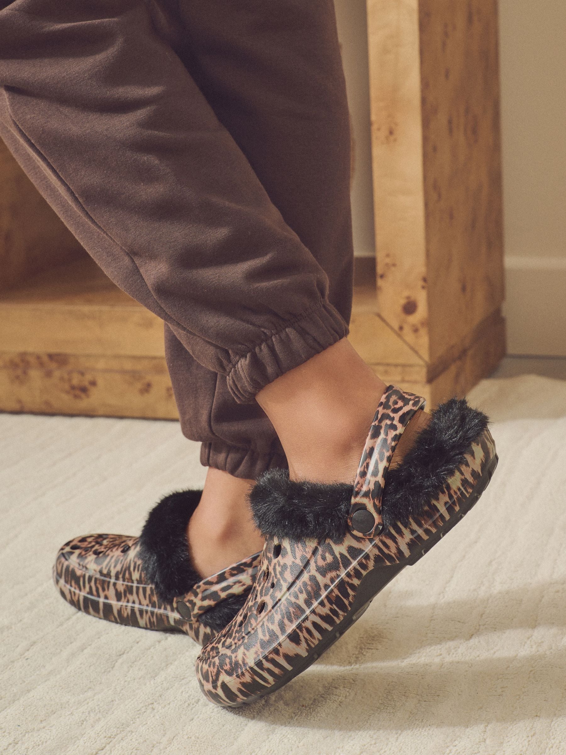 Luipaard slippers store