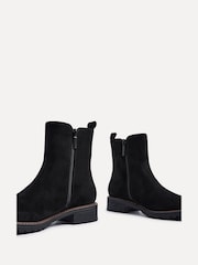 Black - Linzi Dalston Chelsea Boots With Stretch Panel - Image 4 of 5