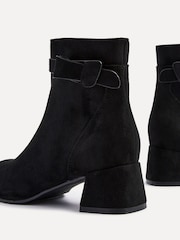 Camurça preta - Botas de salto bloco Linzi Sable - Imagem 6 de 6